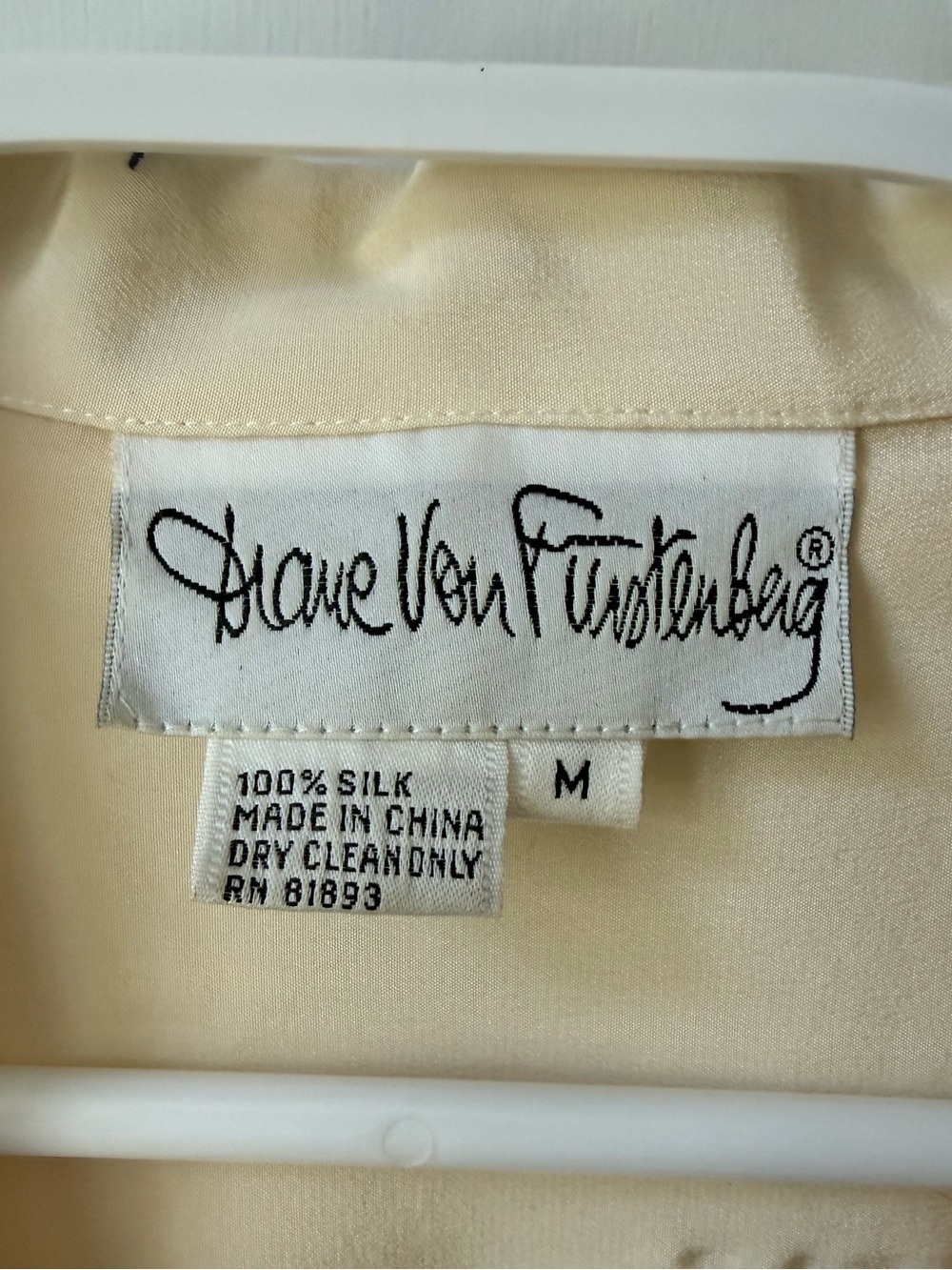 100% Silk Diane von Furstenberg Vine Embroidered Button Down Blouse in Cream - Picture 13 of 13